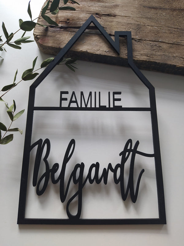 Holzhaus mit Familienname personalisiert – 27 oder 32 cm