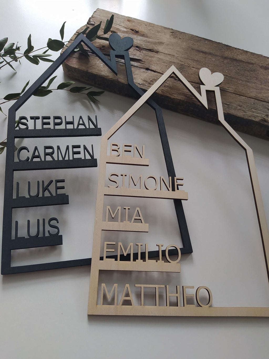 Holzhaus personalisiert | Familie | Haus mit Namen | Geschenk | Türkranz