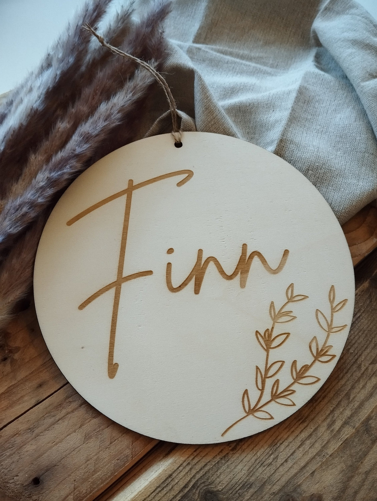 Namensschild rund Kinderzimmer Zweig | Geschenk zur Geburt | Türschild | Holzschild personalisiert | Wanddekoration | Babyzimmer | Name
