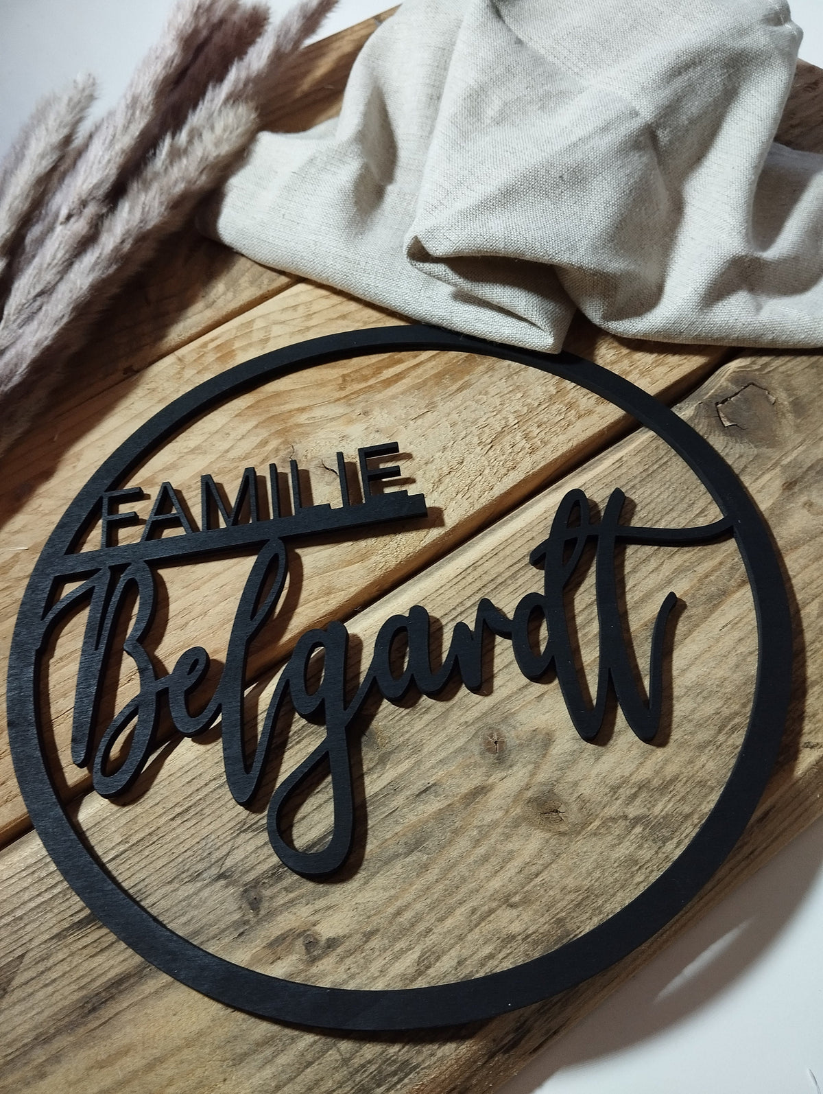 Holzkranz personalisiert halber Strich | Familie | Kranz mit Namen | Geschenk | Türkranz | persönliche Deko | Wanddekoration | Familienname