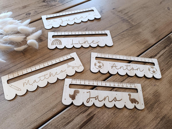 Leselineal aus Holz personalisiert – Name & Motiv, 18 cm