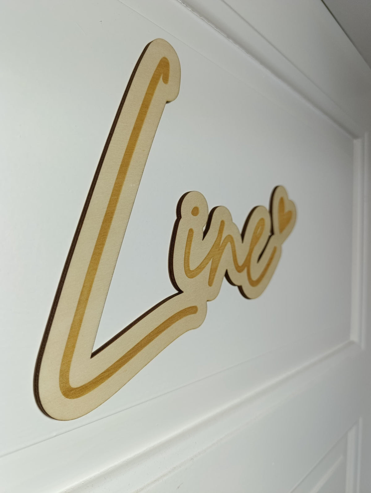 Türschild Personalisiert aus Holz – Individuelles Namensschild für Kinderzimmer mit Wunschname Wanddeko Türschild mit Herz