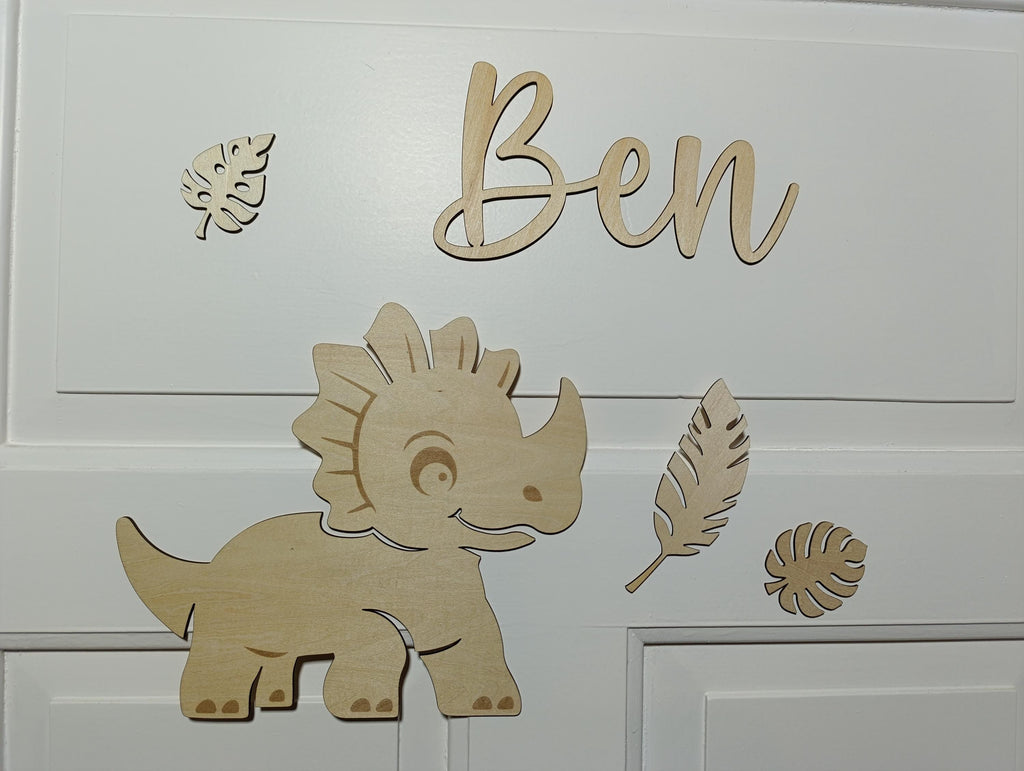 Personalisiertes Dino Türschild Wanddeko aus Holz – Einzigartige Wanddeko fürs Kinderzimmer.