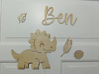 Personalisiertes Dino Türschild Wanddeko aus Holz – Einzigartige Wanddeko fürs Kinderzimmer.