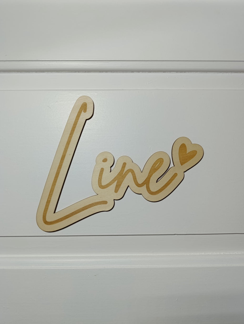 Türschild Personalisiert aus Holz – Individuelles Namensschild für Kinderzimmer mit Wunschname Wanddeko Türschild mit Herz