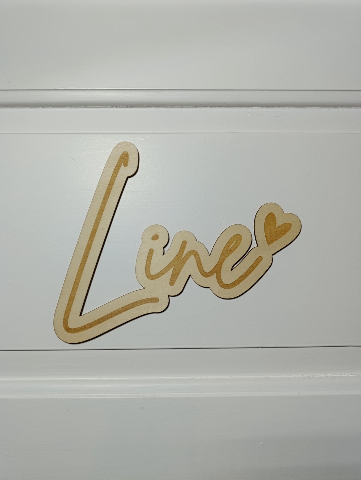 Türschild Personalisiert aus Holz – Individuelles Namensschild für Kinderzimmer mit Wunschname Wanddeko Türschild mit Herz