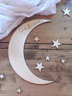 Personalisierter Mond Namensschild für das Kinderzimmer Holzschild mit Namen Geburt Taufe Geschenk Mond Wanddekoration Schriftzug Wanddeko