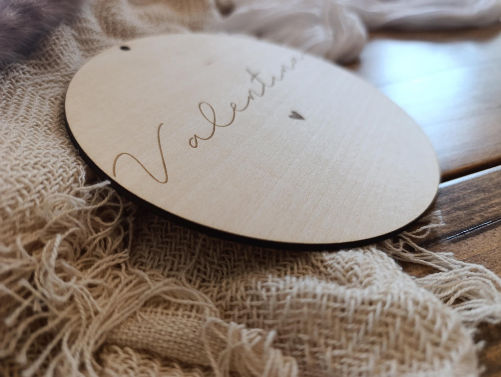 Namensschild rund personalisiert Kinderzimmer Herz Türschild Holzschild Wanddekoration Babyzimmer Geschenk Geburt Herzen Holzscheibe