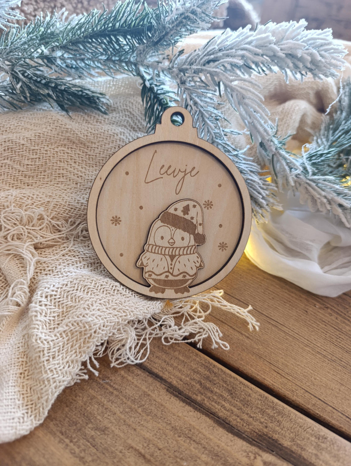 Weihnachtskugeln Pinguin Personalisiert aus Holz Christbaumkugel Personalisiertes Geschenk Weihnachtsbaumdeko Weinachten Sterne