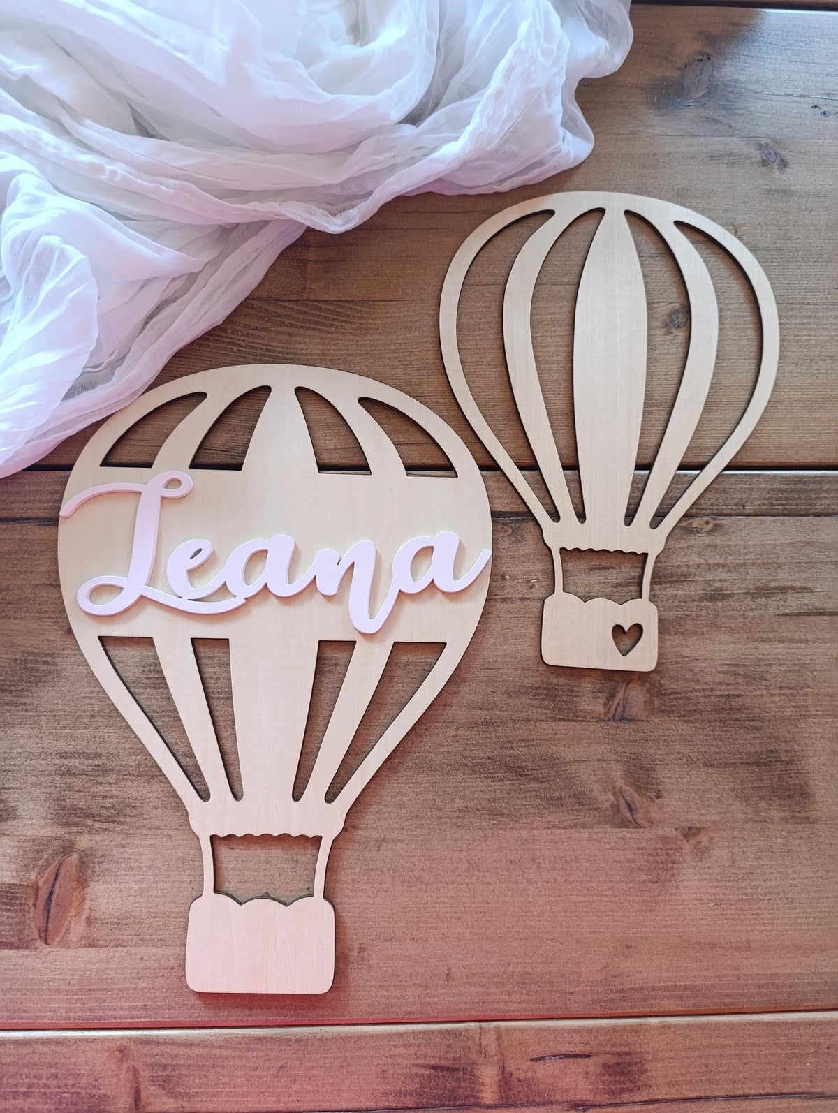 Heißluftballons mit Namen aus Holz, personalisierte Wanddekoration für Kinderzimmer, Türschild, Holzdeko, Geschenk zur Geburt, Taufe