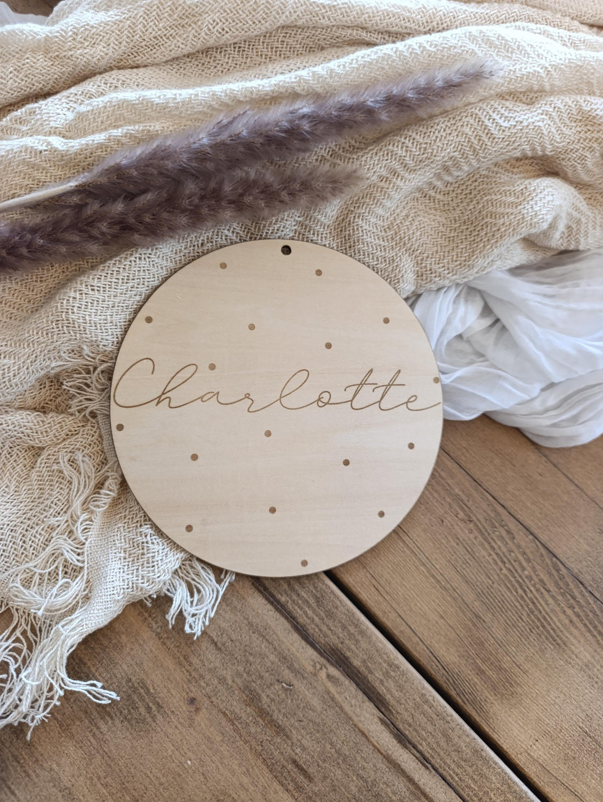 Namensschild rund personalisiert Kinderzimmer Punkte Türschild Holzschild Wanddekoration Babyzimmer Geschenk Geburt Sterne Holzscheibe