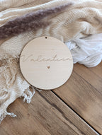 Namensschild rund personalisiert Kinderzimmer Herz Türschild Holzschild Wanddekoration Babyzimmer Geschenk Geburt Herzen Holzscheibe