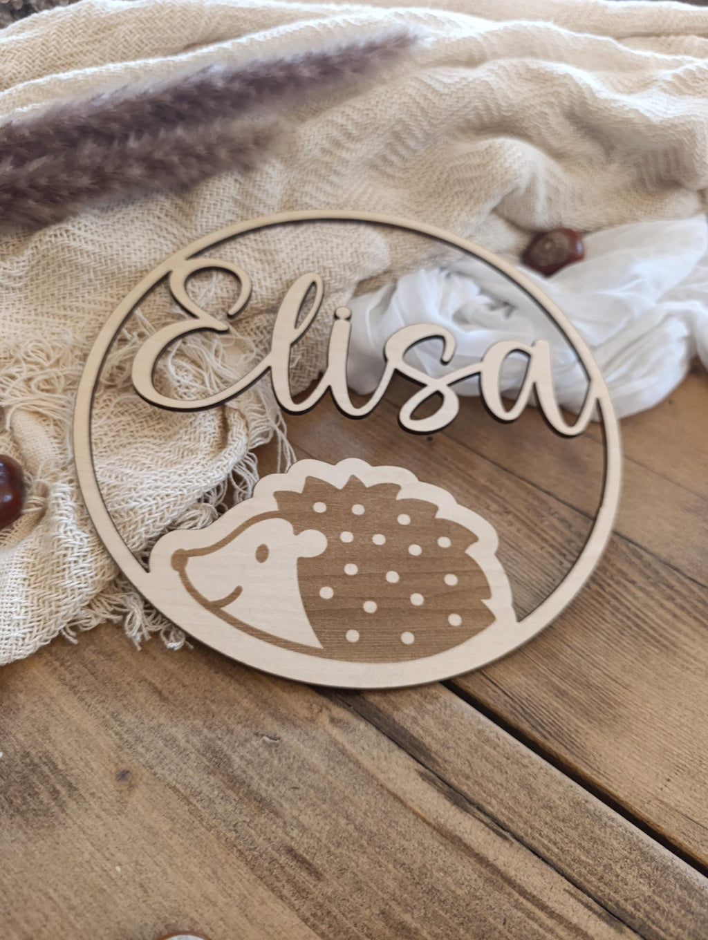 Personalisierter Türkranz aus Holz – Igel | Niedlicher Waldtiere Türkranz fürs Kinderzimmer als Wanddekoration oder Türkranz