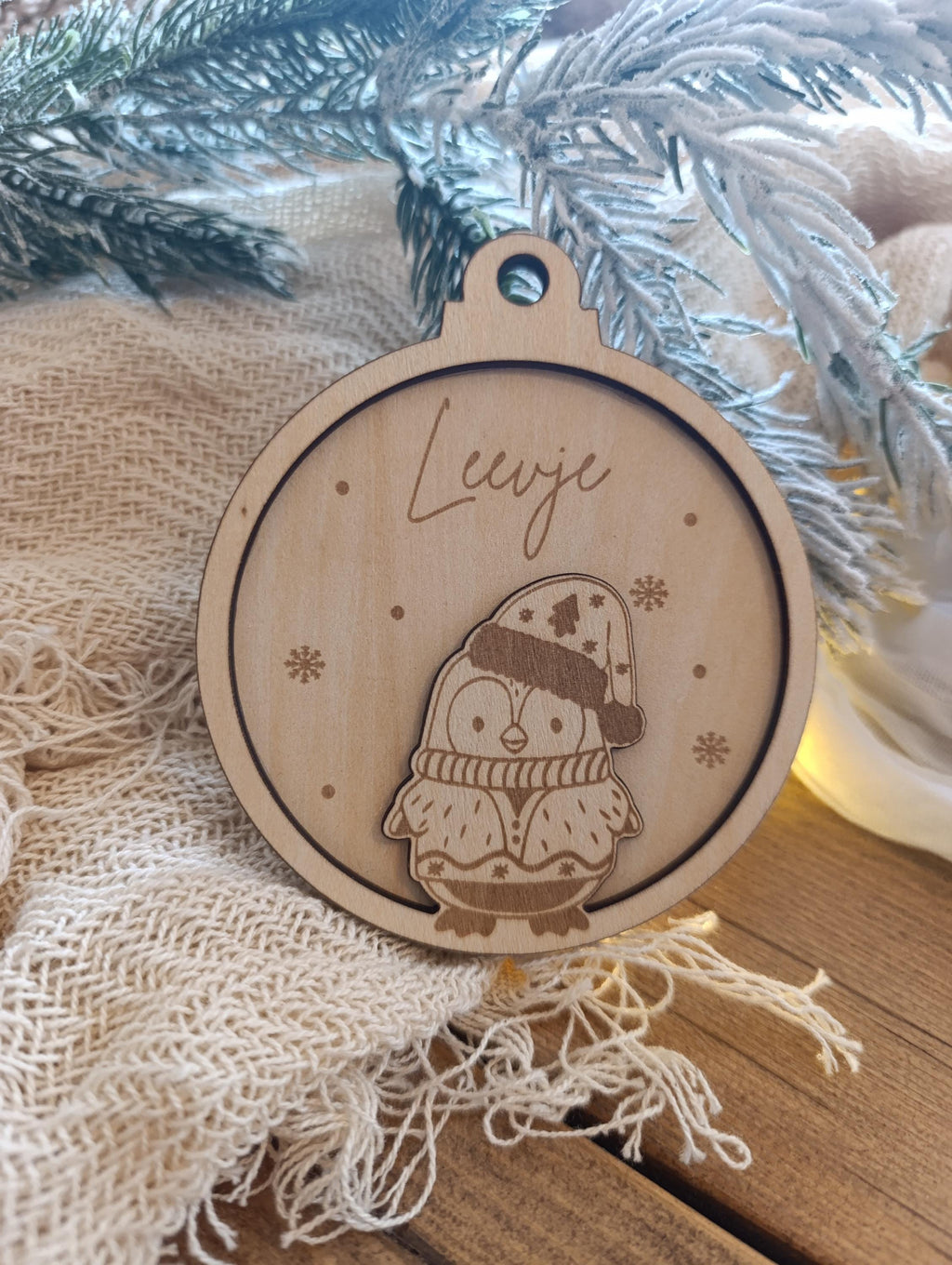 Weihnachtskugeln Pinguin Personalisiert aus Holz Christbaumkugel Personalisiertes Geschenk Weihnachtsbaumdeko Weinachten Sterne