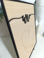 Hochzeitsgeschenk Holzbild XXL mit Herz, Namen und Händen – Paarbild zum Aufstellen aus Holz