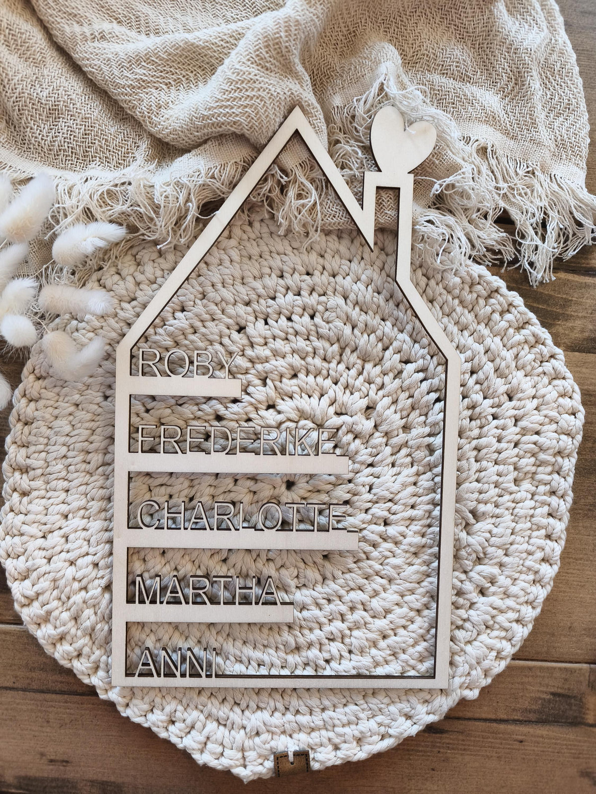 Holzhaus personalisiert 37cm | Familie | Haus mit Namen | Geschenk | Türkranz