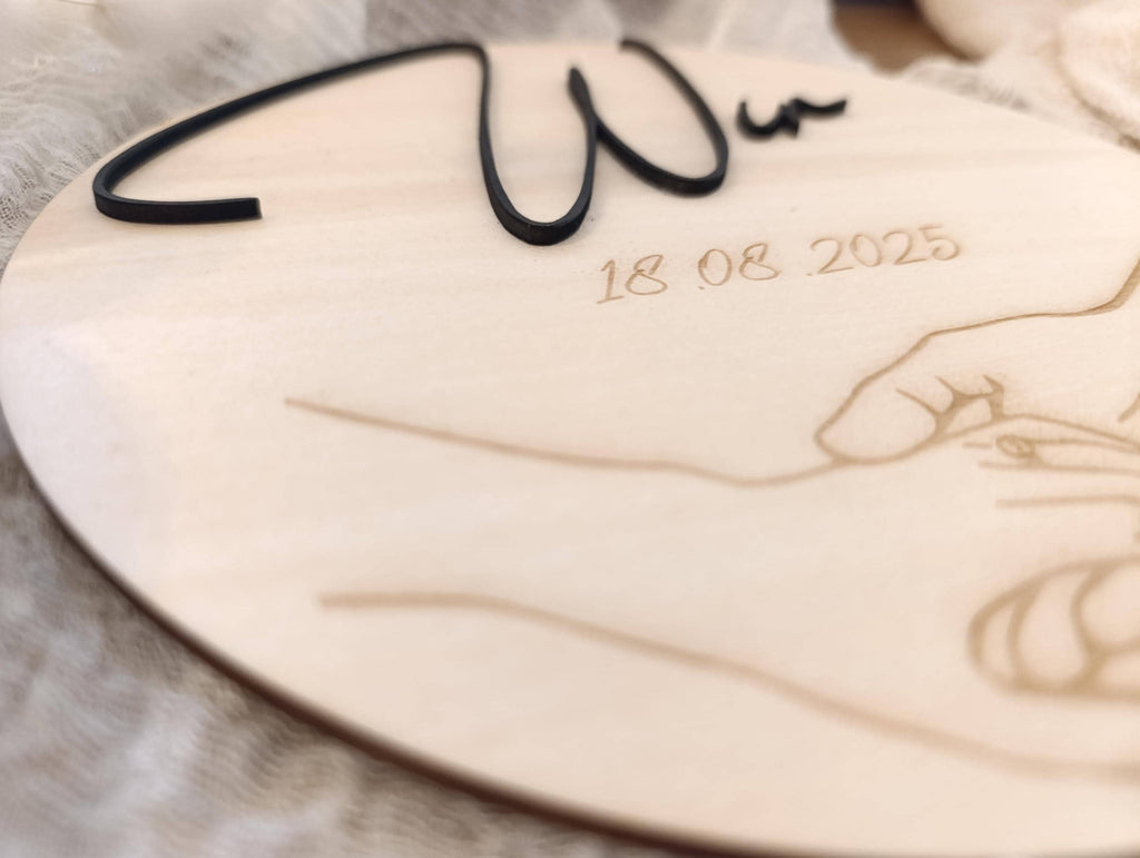 Personalisiertes Holzbild mit Datum und Händen – Einzigartiges Hochzeitsgeschenk zur Erinnerung an den großen Tag. Paargeschenk Valentinstag