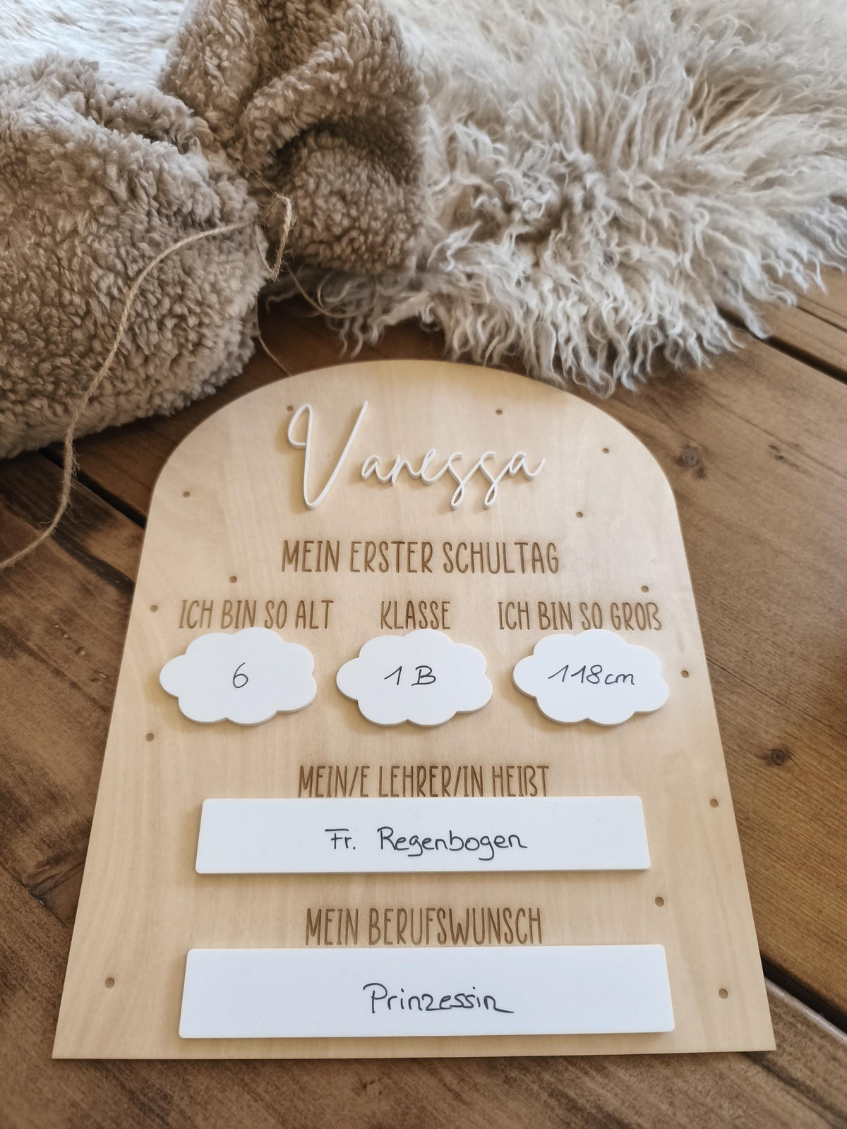 Einschulung Schulkind, personalisierte Tafel aus Holz zum Schulanfang für unvergessliche Einschulungsfotos