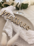 Platzkarte aus Holz – Personalisiertes Namensschild & Gastgeschenk