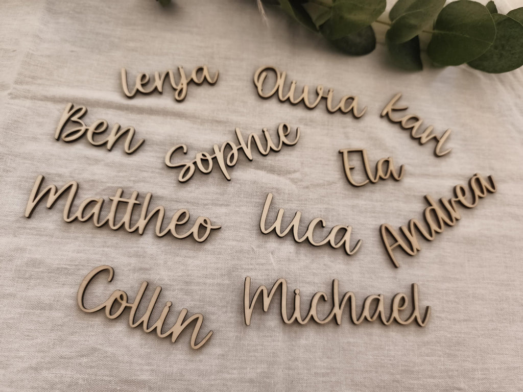Platzkarte aus Holz – Personalisiertes Namensschild & Gastgeschenk