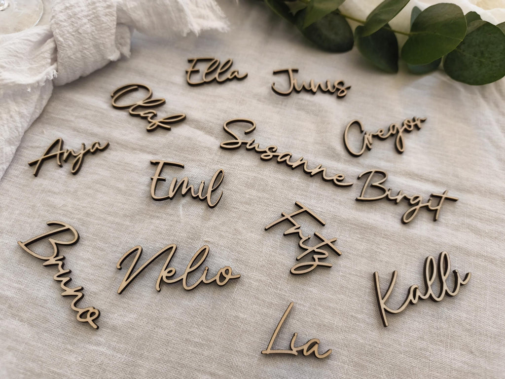 Platzkarte Hochzeit aus Holz – Schriftzug als Gastgeschenk – Tischdeko, Taufe, Kommunion, Konfirmation, Feier Tischkarte personalisiert