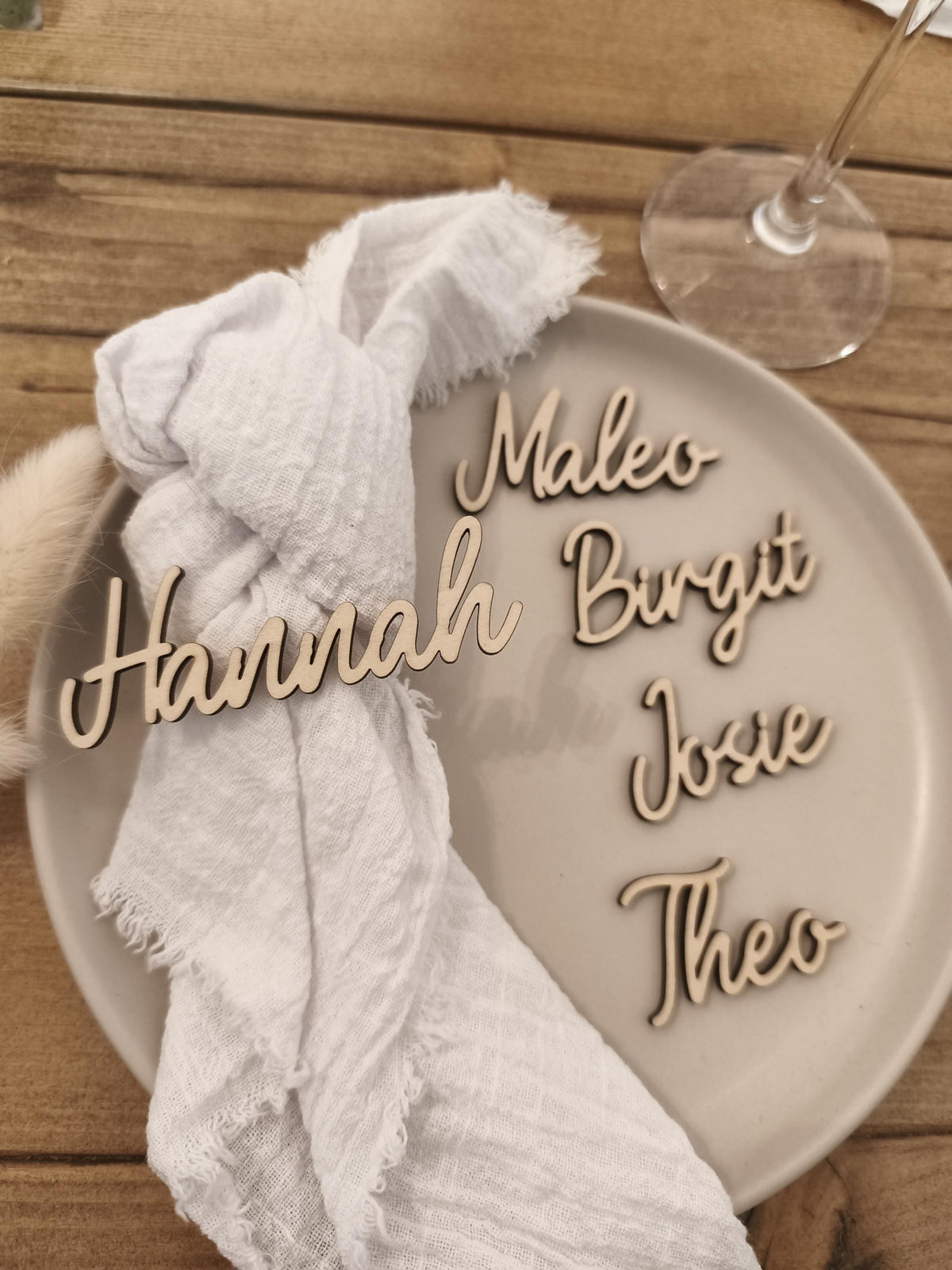 Platzkarte Holz Hochzeit personalisiert mit Namen, Tischkarte Taufe Kommunion Konfirmation Geburtstag, Gastgeschenk Tischdeko
